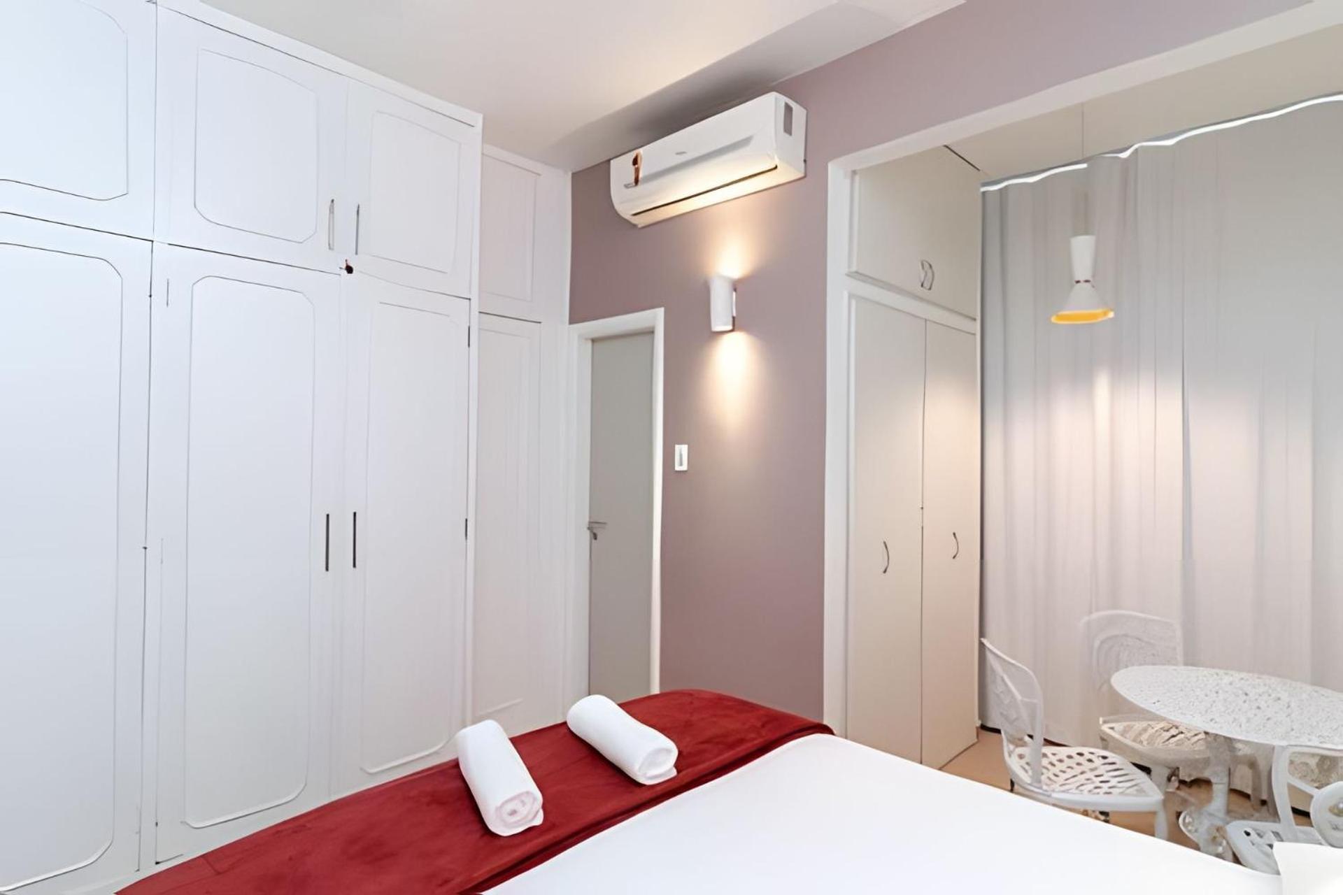 Apartment Copacabana C/ Lavanderia - 500m Da E Metro